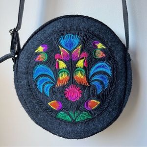 We Love Folk Round Felt Bag with Embroidery Bird Flower Poland